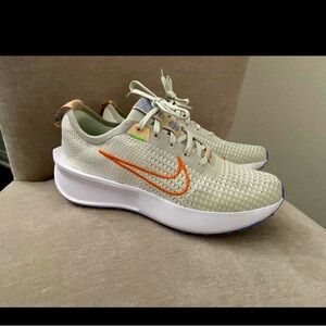 Nike Women’s Interact Running Shoe 8.5